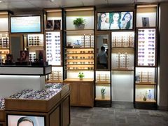 -LOGO眼镜·蔡司品牌折扣店(龙华清湖店)