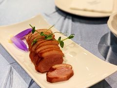 蜜汁烧黑猪颈肉-建滔诺富特酒店-悦餐厅