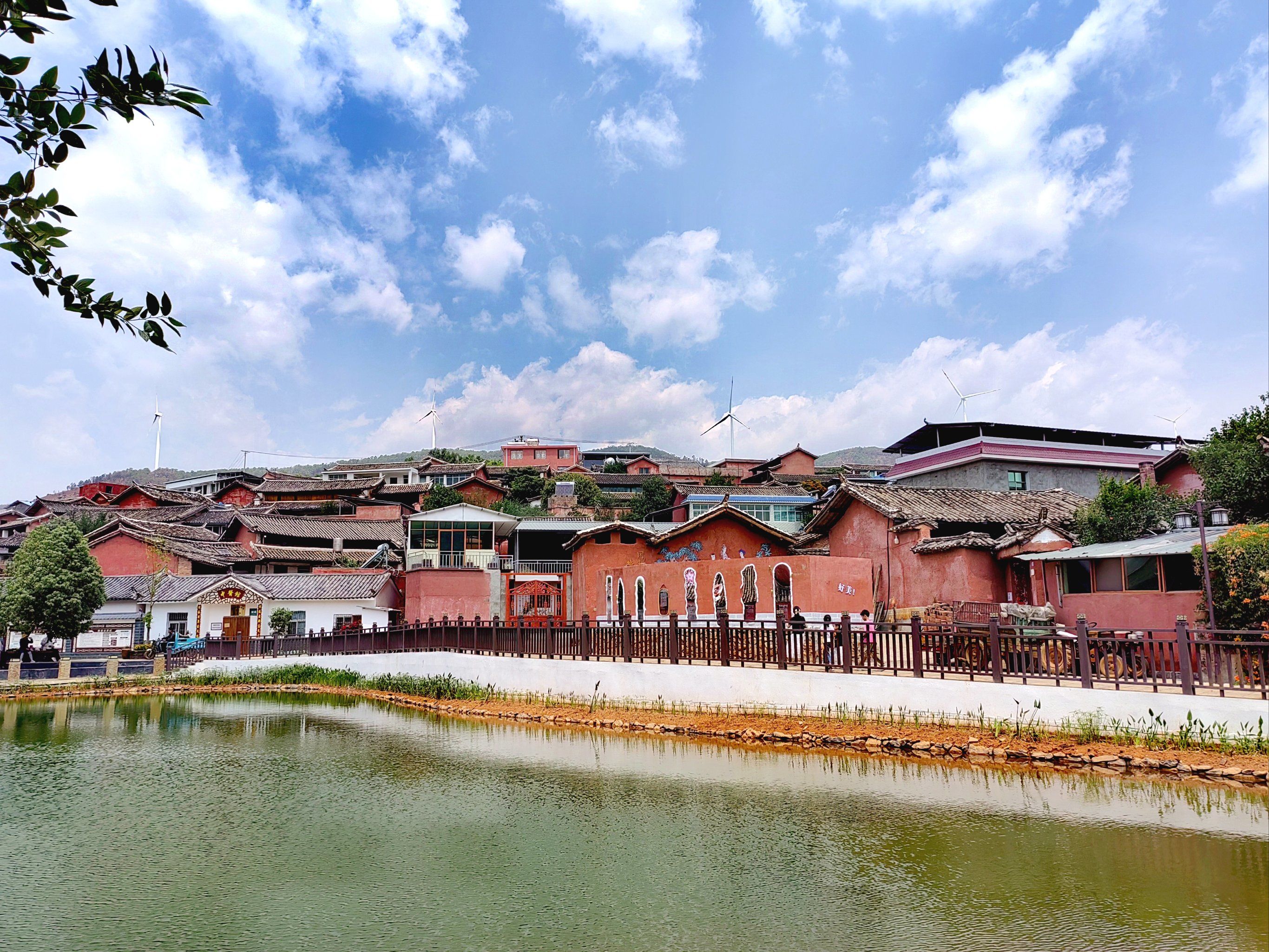 静谧的迤沙拉村