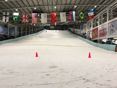 -乔波室内滑雪场