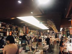 -西西弗书店(三峡广场湟恩新纪元购物广场店)