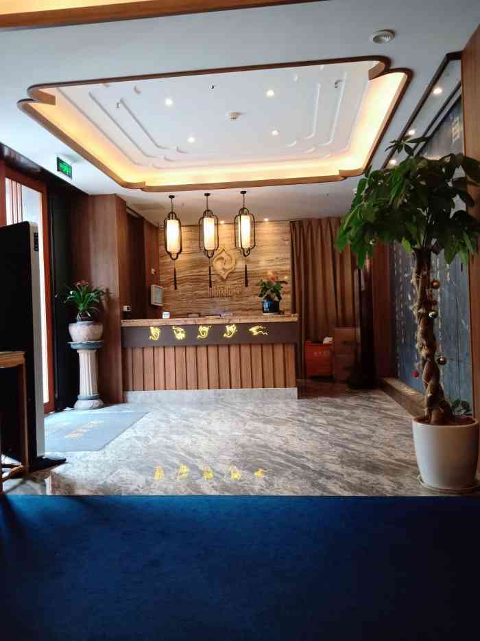 鼎族怡华(双楠店"很久以前就来过鼎族怡华,不过都几年前的事.