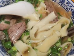 -嘻小北·兰州清汤牛肉面(太平洋森活天地店)
