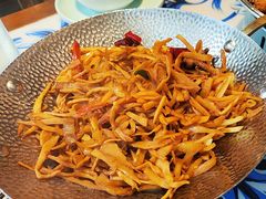 -川流不息·地道川菜·小龙虾(新松江路店)