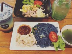 -蝶豆花蓝面条