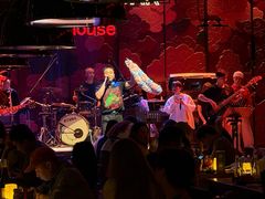 -FOUR PLAY BAR