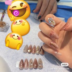 -Pink You美甲洗眉纹绣定制中心