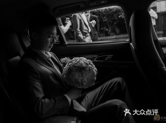 来看看这个公司，对婚礼布置，现场的实景