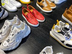 -MCM(比斯特上海购物村店)