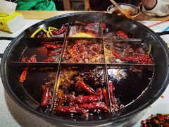 -正贰捌经重庆老火锅(建设路店)