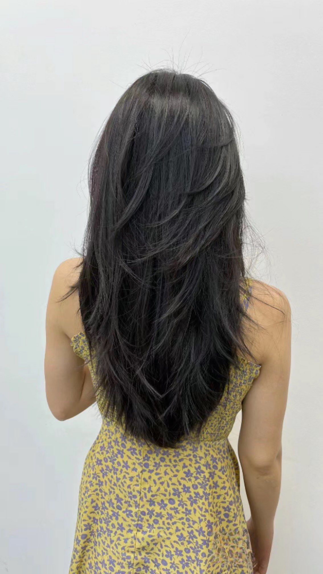 层次感锁骨发免打理巨巨美 你们一直想看的高层次发型.背面效果