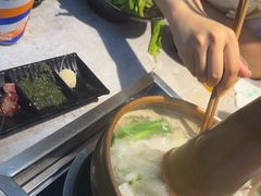 -洞庭洲·防空洞火锅·铜锅涮肉·烧烤(新百广场店)