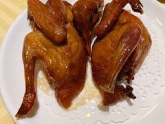 招牌烤乳鸽-石岐佬中山菜馆(张溪店)