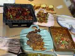 -街角等你.大连海鲜烧烤.经典铁板海鲜串(西安路店)