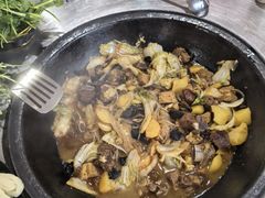 -粘豆包柴火铁锅炖