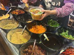 -爆炸头阿姨小四川正宗川味小吃(无任何分店)