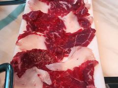 现切雪花肉-为什么牛潮汕牛肉火锅(中信广场店)