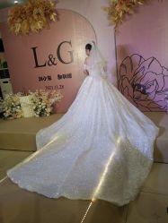 -欣薇婚纱(新源乐汇城店)