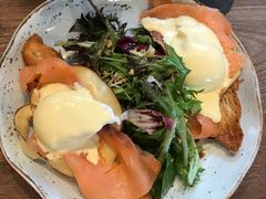 班尼迪克蛋-ROAST coffee & eatery