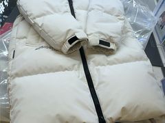 -爱革·洗衣改衣·洗鞋修鞋·洗包修包·奢侈品护理(缤谷广场店)