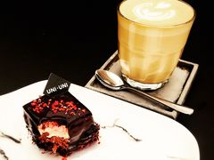 -UNI UNI(环亚凯瑟琳店)