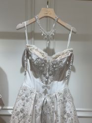 -拉瑞娜LaReine婚纱礼服高级定制