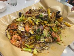 -老东镇啤酒屋海鲜加工·蒸汽海鲜·海鲜烧烤(台东店)