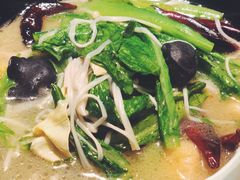 童年麻辣烫-马路边上·小海鲜烧烤(八一路店)