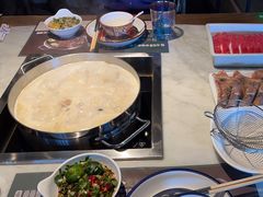 -尚尚仙·酸汤猪手·猪肚鸡火锅(华联万柳购物中心店)