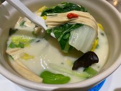 无油鱼汤煮食蔬-大树餐厅(红旗街万达店)