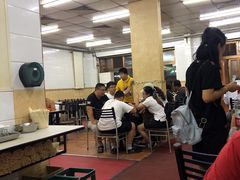 等位区-春雨羊汤店(广开四马路总店)
