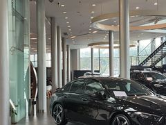 -成都中升之星奔驰4S店