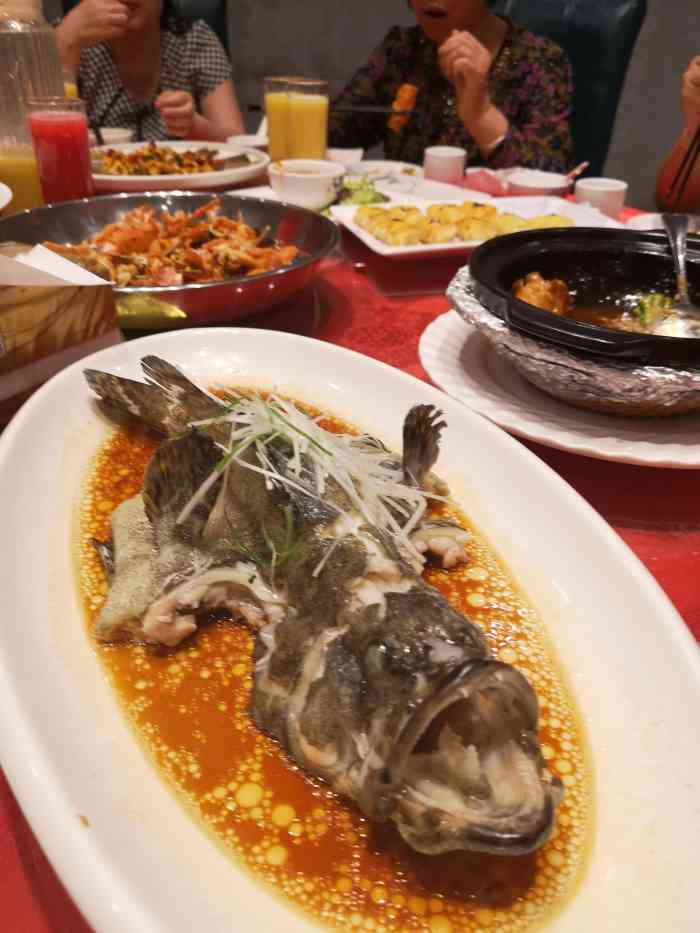 海中鲜酒楼-"爸爸的朋友带我们去吃的这家,地方也很好找.