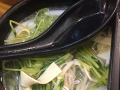 -丽虹云南过桥米线(兴工街店)