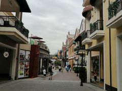 -王府井奥莱临潼小镇(临潼店)