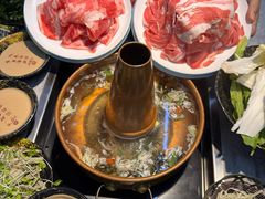 -洞庭洲·防空洞火锅·烧烤·铜锅涮肉(新百广场店)