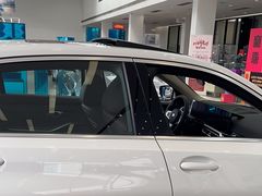 -上海宝信宝马4S店