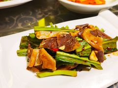 野香菜拌鸡杂-舌尖上的食缘花园主题餐厅