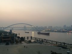-梅赛德斯-奔驰文化中心商业区域(世博大道店)