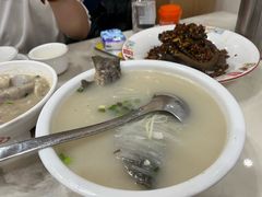 萝卜丝鲫鱼汤-红色湘菜馆(春风店)