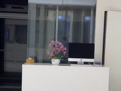 -卡罗酒店(东门晒布地铁站店)