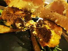 -HIGH FIVE哈福手工汉堡(桂林路店)