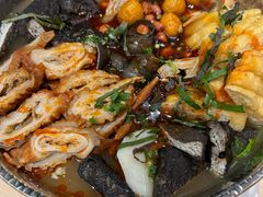 螺蛳粉臭豆腐肥肠锅（四人份）-水平有限广西米粉·广西风味集(五道口店)