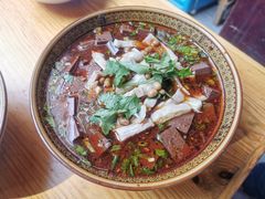 -侯记双流蘸水肥肠(阆中店)