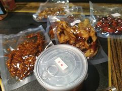 -鑫记婆婆兔·成都特产·兔头手撕兔(太古里店)