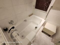 -深圳富苑皇冠假日套房酒店