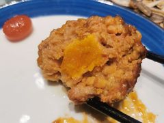 鸭蛋黄狮子头-梅飞酒家(名辉豪庭店)