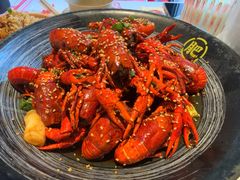 -肥肥虾庄·金牌油焖大虾(汉街SKP店)