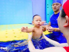 -龙格亲子游泳俱乐部(泊富中心)