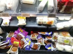 -中百仓储超市有限公司(越秀星汇维港店)